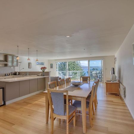 Quarterdeck Apartment Binalong Bay Bagian luar foto