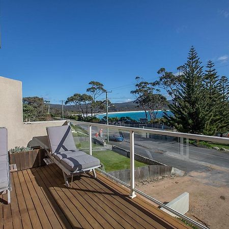 Quarterdeck Apartment Binalong Bay Bagian luar foto