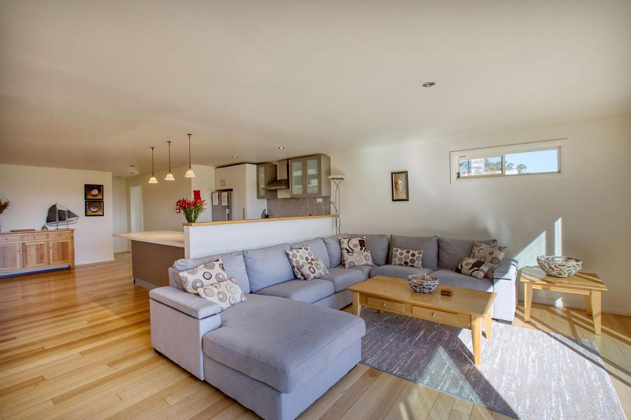Quarterdeck Apartment Binalong Bay Bagian luar foto