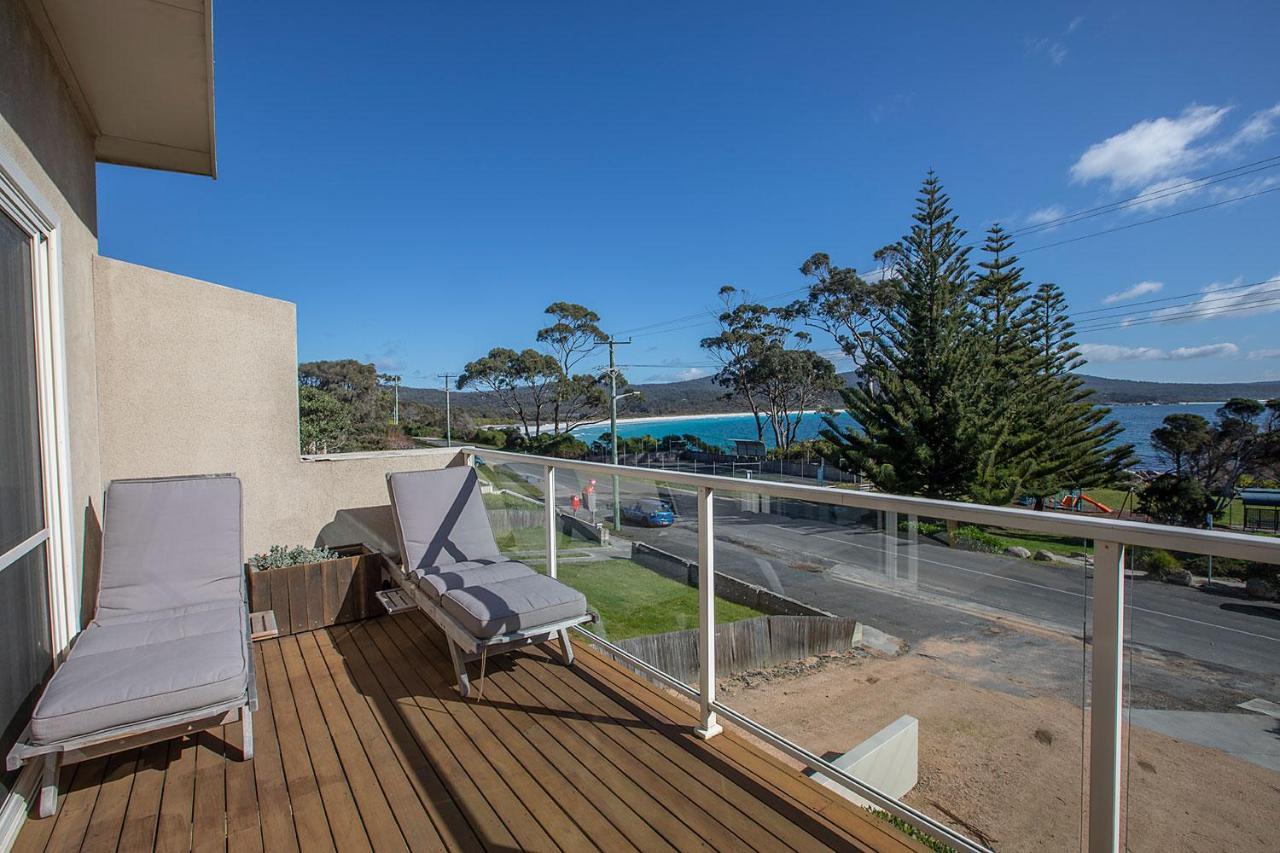 Quarterdeck Apartment Binalong Bay Bagian luar foto