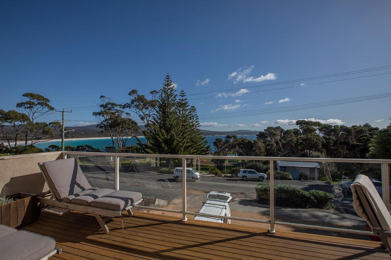 Quarterdeck Apartment Binalong Bay Bagian luar foto